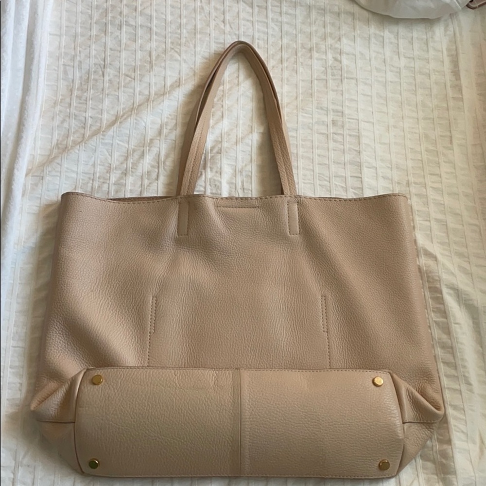 Leather tote
